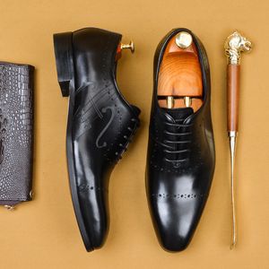Snörning äkta läder formell klänningsko för män bröllop brogue affärs oxford fest sko svart kaffe pekad tå italiensk sko