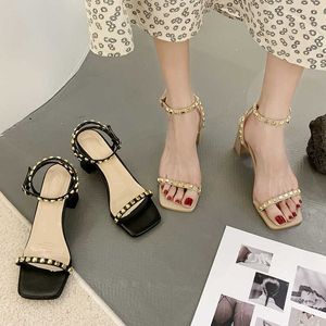 Beige Heeled Sandals Buckle Strap Fashion Womens Shoes 2021 All-Match Svart Hög Luxury Clear New Block Comfort Studded Summer Y0608