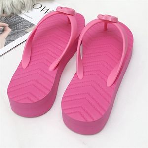 Women Flip Flops Brand Designer High Quallity Platform Non-Slip Soft Soled Beach Slippers Females Comfortable Shoes Wholesale Y1120