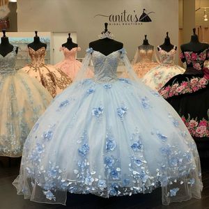 Handgjorda blommor Appliques Lace Quinceanera Klänningar med Cape Sky Blue Lace-up Ribbons Sweet 16 Prom Dress Vestidos de 15 años