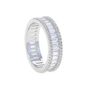 Vigselringar Partihandel Silverfärg Iced Out Bling Full 5A Cubic Zirconia CZ Band Baguette Finger Ring för kvinnor Mode Engagement Smycken