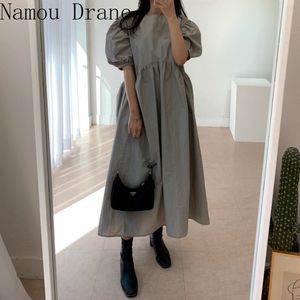 2021 Kvinnor Sommar Vintage Elegant Grå Lös Lång Klänning Puff Sleeve Oregelbunden midja Ruffle Maxi Sundress X0521