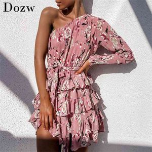 Sommar Boho Beach Dress Kvinnor Långärmad One Shoulder Floral Print Chiffon Party Elegant Ruffles Sexig Mini Robe Ete 210515