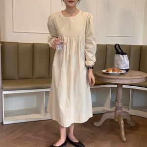 Women White vintage bandage pleated Dress Round Neck Long puff Sleeve Loose Fit Fashion Spring Autumn 2F0524 210510