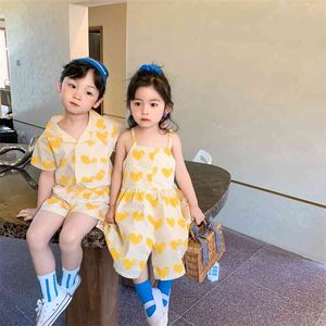 韓国風の夏の男の子の心印刷された服セット子供服の赤ちゃん210528