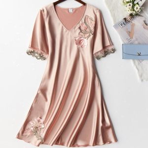 Silky Satin Kvinnor Nattklänning Oversize Sleepwear Casual NightDress Summer Sleep Shirt Sexig Nightshirt Kvinna Hem Dress1