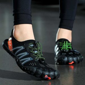 2020 Unisex Sneakers Water Shoes Men Barefoot Outdoor Beach Sandals Upstream Aqua Shoes Quick Dry River Sea Diving Swimming Y0714