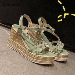 Wedge Sandals Female Spring And Summer 2021 Korean Version Of The Wild Rivet Thick Bottom Sponge Cake With High-heeled Rome