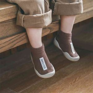 신발 워커 유아 첫 번째 워커 소녀 소년 어린이 부드러운 고무 솔 아기 신발 니트 부츠 안티 슬립 210326