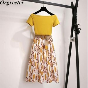 Women Summer T Shirt 2-piece Set Off shoulder Basic Tees+High Waist Leaf Print Skirt Sets Fashion Suit With Free Braided Belt 210714