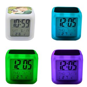 Sublimacja Cube Clock LED Luminescencyjny Zmiana Zegary Kolor Creative Electronic Alarm Home Dekoracja stołowa