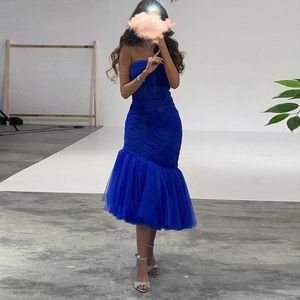 シンプルなロイヤルブルーミディマーメイドイブニングドレス2021セクシーなストラップレスショートウエディングドレス女性ゲストパーティフォーマルガウンドレス