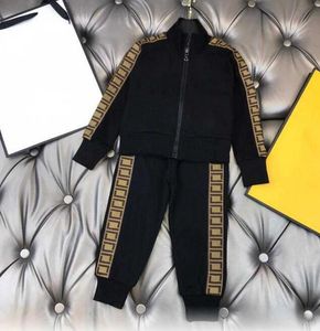 Pojkar designers sätter tjejer brevfotboll baseball tracksuit 2pcs sport kostymjacka + byxa uppsättning barn outfits baby tracksuits barnkläder