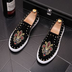 Handsome men youth causal shoes Groom Formal business Breathable loafers driving embroidery Thick bottom rivet boyfriend rubber anti-slip Footwear 38-43