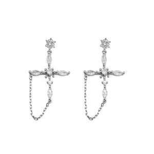925 Sterling Silver Diamond Ear Cuff Renaissance Cross Kvinna Retro Örhängen Mode All-Match Smycken Tillbehör