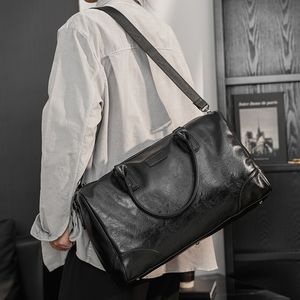 Högkvalitativ designer Crossbody Duffle Bag för kvinnor och män reser Sport Duffel Casual Purse stor kapacitetsläderhandväskor