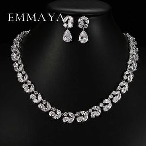 Emmaya Romantik Lüks Set Takı Çiçek Tasarım Su Damlası AAA CZ Kristal Düğün Takı Setleri Gelinler Için Altın Renk Takı H1022