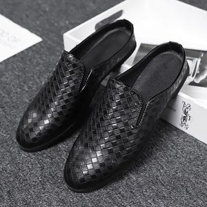 Pantofole di grandi dimensioni Mocassini da uomo Scarpe casual in pelle Moda Primavera Nero Scivoli da esterno Appartamenti da uomo per interni Scarpe pigre antiscivolo