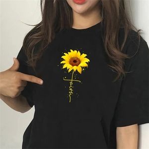 Plus Size Woman Tshirts Faith Sunflower Drukuj Letnie Odzież Dla Kobiet Krótki Rękaw Neck Harajuku Femme Koszulki Y2K Topy X0628