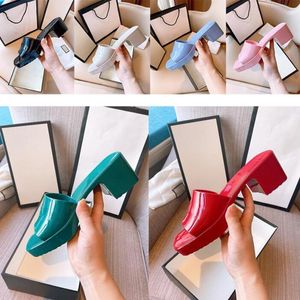 Designer Sandale Frau Slipper Mode Dame Sandalen Strand Dicker Boden Verkauft sich gut Hausschuhe Plattform Alphabet Gummi High Heel Slides mit Box