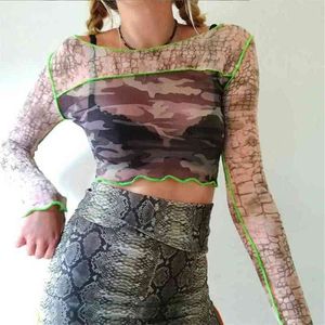 Omsj Moda Kamuflaż Print Patchwork Mesh Sheer Crop Tops Full Sleeve Crew Neck Ladies Sexy Streetwear Krótka koszulka 210517