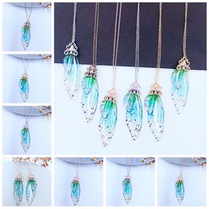 Hängsmycke Halsband Creative Neon Green Resin Cicada Wing Necklace för kvinnor LadoS Glitter Folie Butterfly Boho Holiday Smycken