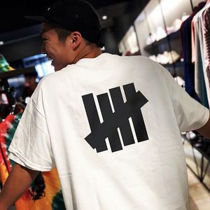 Mäns kortärmad T shirt Fashion Koreansk Hip Hop Japansk stil Hög Street Tide Brand Short Sleeve T shirt Hip hop Half Sleeve För Män En