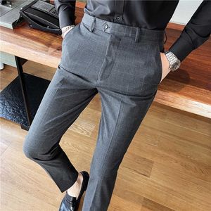 Wiosna Męskie Spodnie kratowe Slim Fit Business Formalne Dress Spodnie Biurowe Spodnie Ślubne Social Wedding Streetwear Casual Suit Spodnie 210527