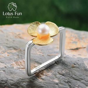 Lotus Fun Real 925 Sterling Silver Natural Pearl Handgjorda Fina Smycken Kvadratisk Ring Färskklöver Blomma Ringar För Kvinnor Bijoux 211217