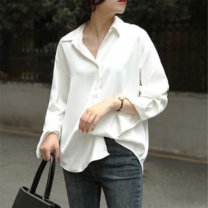 1Spring Women Fashion Long Sleeves Satin Blouse Vintage Button Down Lapel Neck Street Shirts Elegant OL Silk Tops Blusas 210514