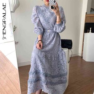 Shengpllae Spring Women's Korean Stand Collar Lace Hook Flower Show Thin High Waist Big Swing Dress With Belt ZC153 210427