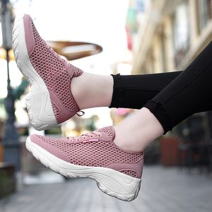 2021 Designer-Laufschuhe für Frauen Weiß Grau Lila Rosa Schwarz Mode Herren Trainer Hochwertige Outdoor-Sport-Turnschuhe Größe 35-42 Er