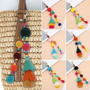 Boho stil färgglada nyckelringar trä pärlor pompom nyckelring med regnbåge tofs smycken för kvinnor