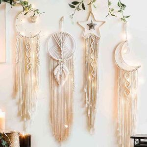 Boho Moon and Star Dream Catcher Macrame Wall Hanging Bohemian Home Decor Girls Kids Nursery Christmas Ornament Dekoration Gåvor 220120