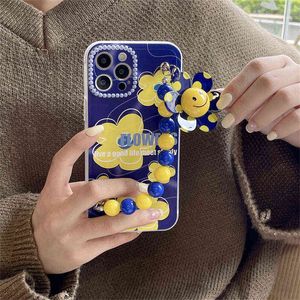 Koreanska Cute Flower Bead Armband Telefonväska till iPhone Pro XS Max X XR SE Plus Kawaii Chain Soft Silicon Back Cover AA220308