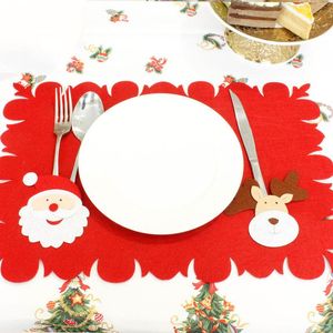 Tappetini Tovagliette natalizie rosse Tovaglietta per tavolo da pranzo in tessuto non tessuto Albero di Natale Modello Babbo Natale Tazza antiscivolo per cena