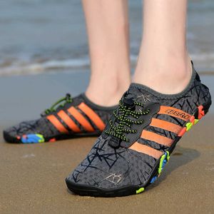 Mężczyźni Buty Wodne Lato Boso Pięć Palce Buty Plaża Nadmorskie Skarpety Kapcie Pływanie Aqua Buty Fitness Sport Sneakers Gray Y0714