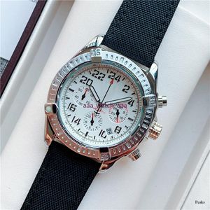メンズナイロンストラップスポーツウォッチメンズ全体のダイヤルワーククロノグラフQuartzウォッチ高品質モントトレデルフ防水アナログ腕時計
