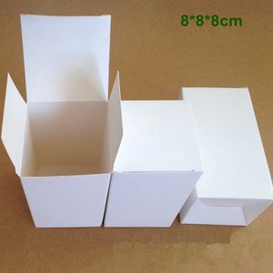 8 * 8 * 8 cm DIY Beyaz Karton Kağıt Kutusu Hediye Ambalaj Kutusu Takı için Süsler Parfüm Uçucu Yağ Kozmetik Şişe Düğün Şeker Çay Sabun