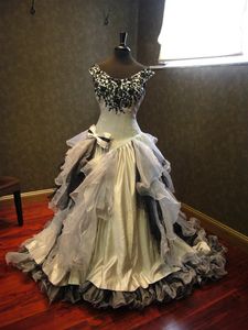 Verklig bild gotisk camo bröllopsklänning från axeln vestidos de novia applikationer ruffle spets pärlor bröllop brud boll klänningar