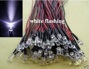 무료 배송 50pcs 흰색 깜박이 5mm LED 사전 유선 된 빛 12V 램프 전구