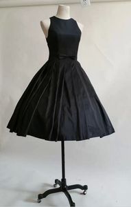 Attractive Simple Style Black Crew Knee-Length Strapless Sheer Neckline Taffeta Ball Gown Ruffle Cocktail Dresses