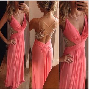 Sexig Deep V Neck Coral Chiffon Prom Klänningar 2016 En linje Sheer Open Back Long Evening Party Klänning Med Beaded