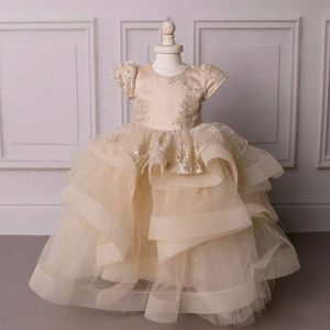 Szampana koronkowa suknia balowa sukienki kwiat dziewczyny na wesela z rękawami z czapkami małe dziewczynki suknie konkursowe aplikacje tiulowe sukienki komunii 326 326