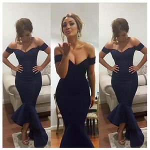 2016 Mörk Navy Sexy Mermaid Hi-Lo Prom Aftonklänningar från axeln Baklösa kvällsklänningar Anpassade Arabiska Party Dress Vestidos