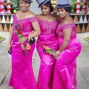 2018 heta rosa brudtärna klänningar av axeln med spets applique sjöjungfrun prom klänningar tillbaka dragkedja skräddarsydda golvlängda formella klänningar