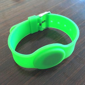 5pcs 13.56mhz Ntag203 silicone watch style Green Adjustable waterproof universal RFID NFC Bracelet Support Android NFC Phone