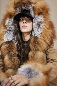 茶色の毛皮のトリムJazzevarブランドの茶色の銀のキツネの毛皮のライナーカーキのミニジャケットFox Placket Fur Trim Hoody
