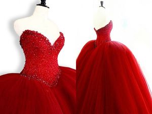 マスカレードボールガウン赤Quinceaneraウエディングドレス安い2018恋人パールクリスタルビーズチュールロングコルセット甘い16人の女の子のドレス