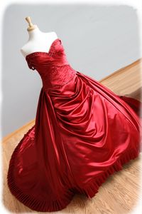 V-Neck Red Satin Beading Ball Gown 2016 Wedding dress with Chapel Train Strapless Bridal Gown